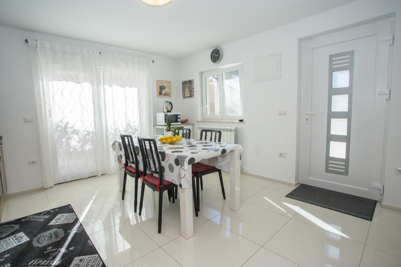 Zagar Apartment โปเรช ภายนอก รูปภาพ