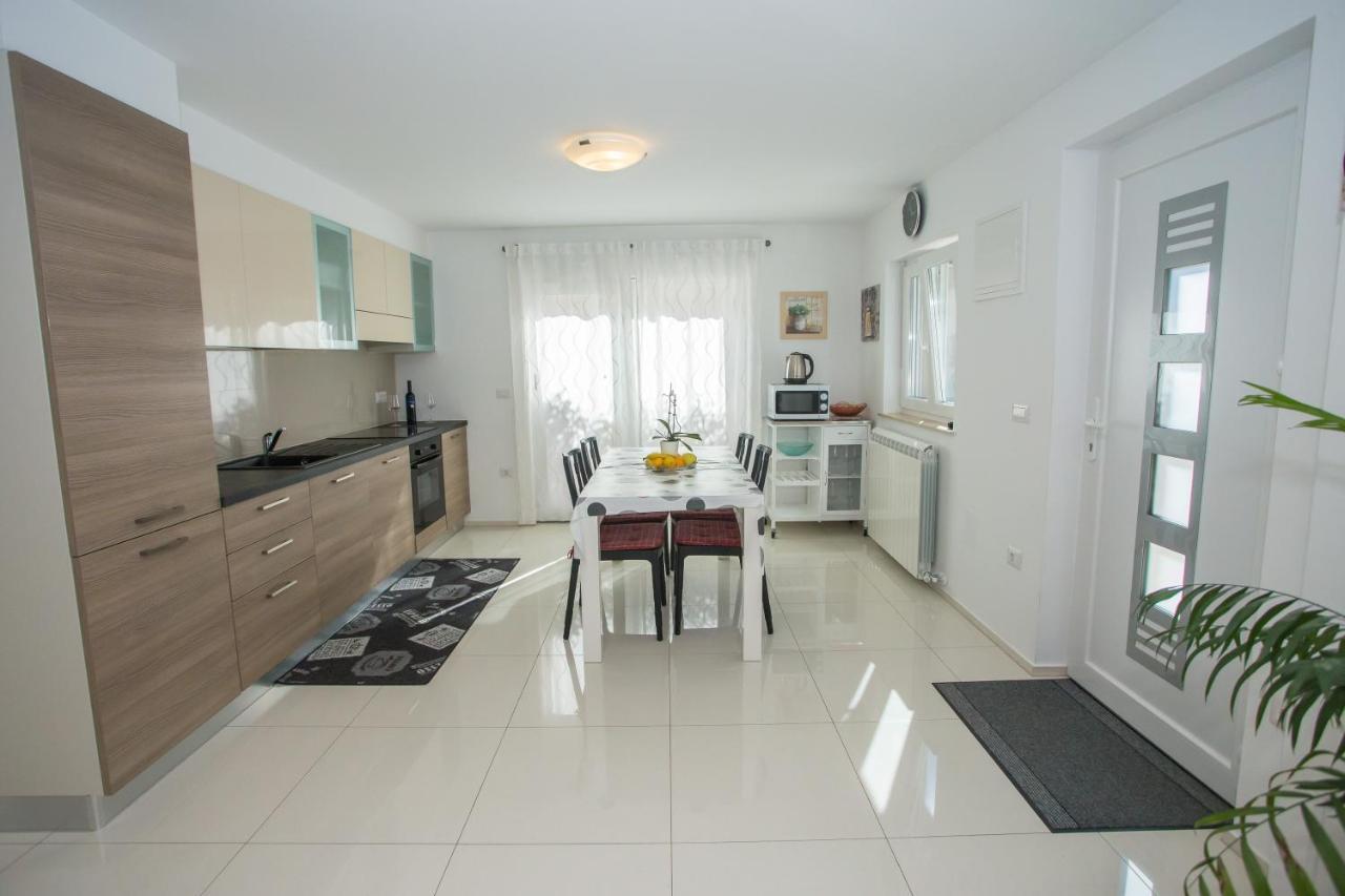 Zagar Apartment โปเรช ภายนอก รูปภาพ