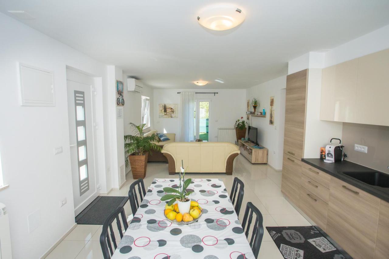 Zagar Apartment โปเรช ภายนอก รูปภาพ