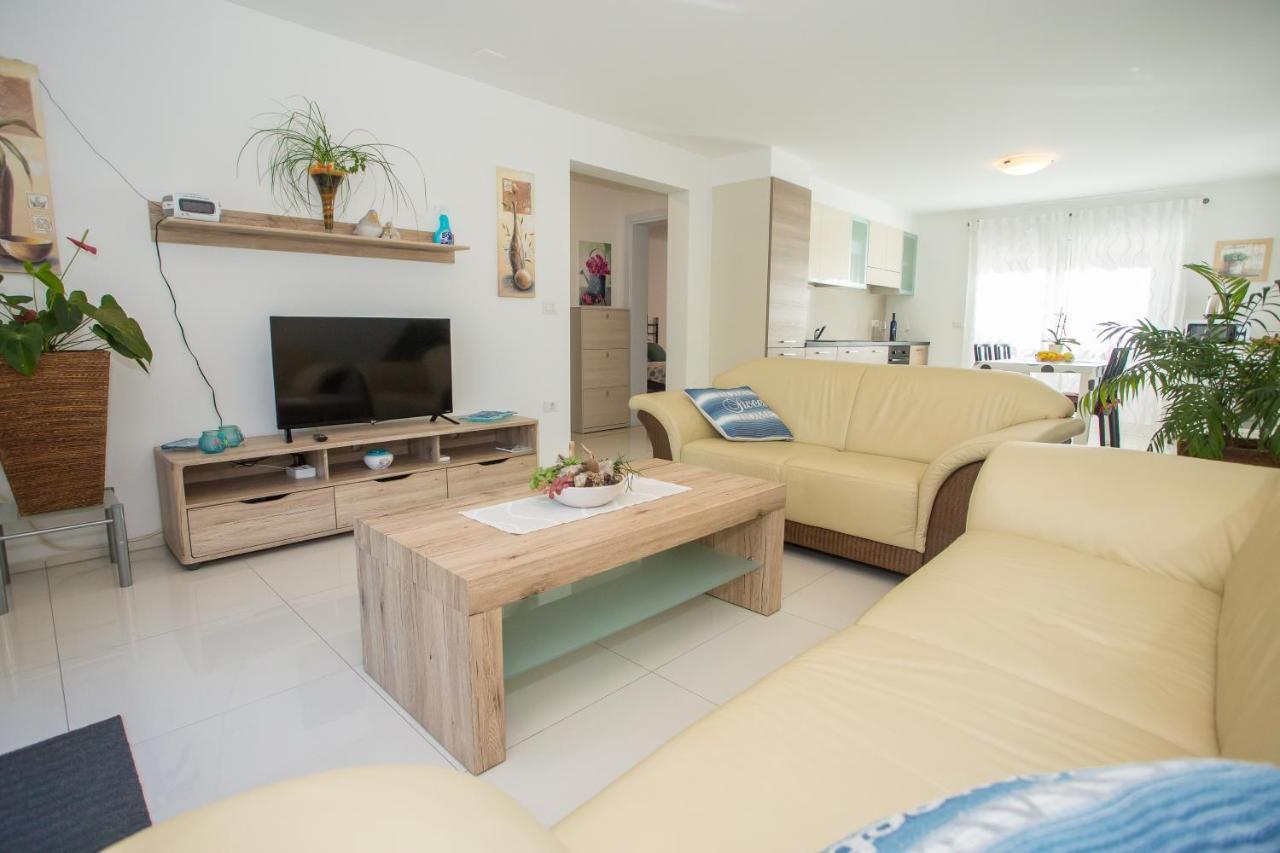 Zagar Apartment โปเรช ภายนอก รูปภาพ